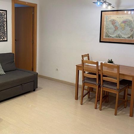 Cozy Apartment At A Great Location! L'Hospitalet de Llobregat Eksteriør billede