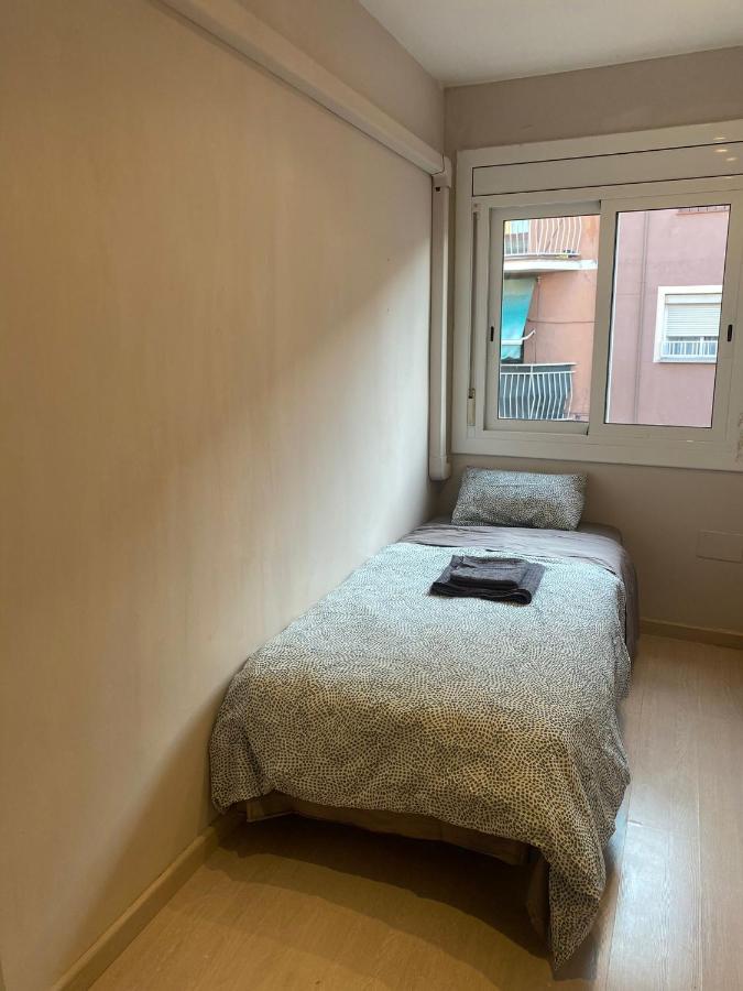 Cozy Apartment At A Great Location! L'Hospitalet de Llobregat Eksteriør billede