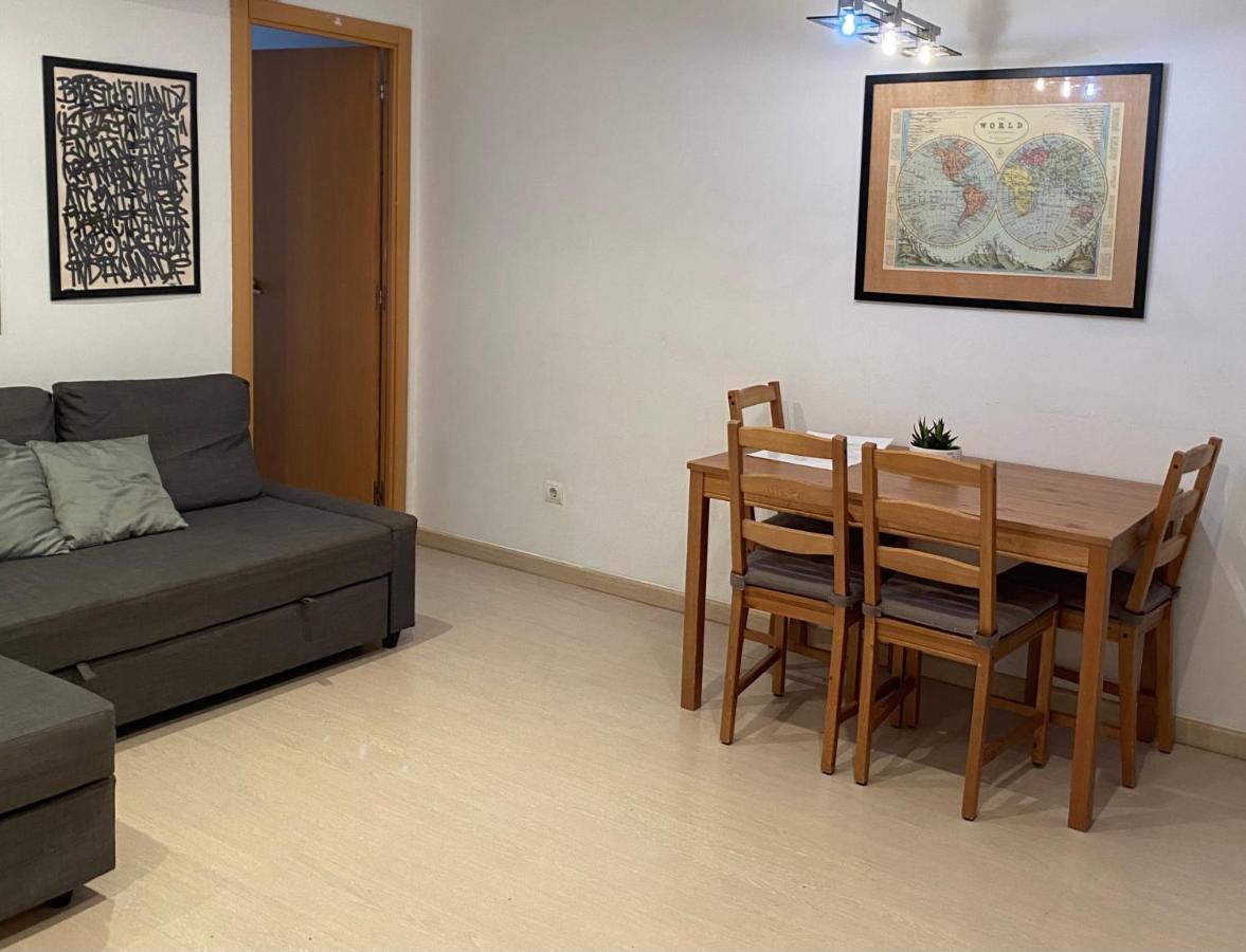 Cozy Apartment At A Great Location! L'Hospitalet de Llobregat Eksteriør billede